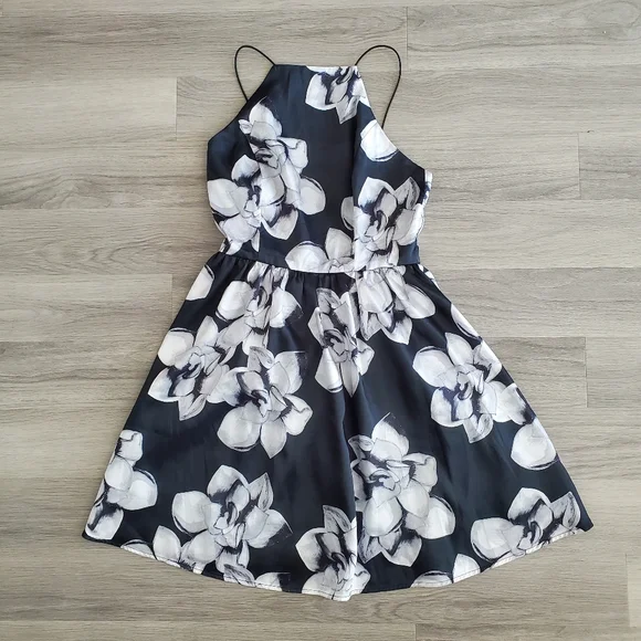 Tobi Dresses Black And White Floral Print Dress Poshmark
